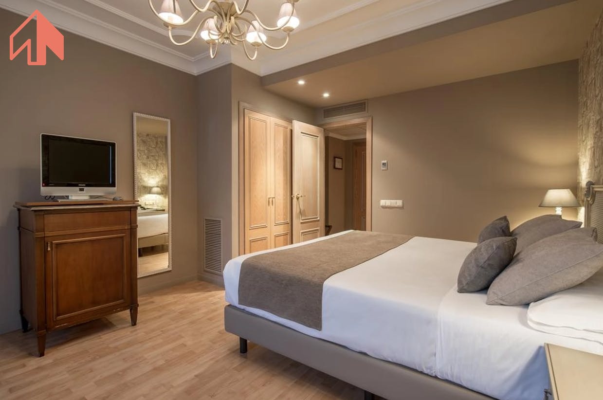 Private room for rent for €3,630 per month in Valencia, Calle Martínez Cubells