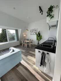 Appartement à louer pour 1 950 €/mois à Utrecht, Swammerdamstraat
