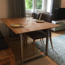 Apartment for rent for €1,540 per month in Stuttgart, Michaelstraße