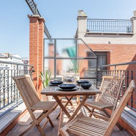 Apartment for rent for €5,096 per month in Madrid, Calle de Alcalá