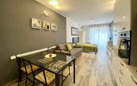 单间公寓 正在以 €1,070 的月租出租，其位于 Cologno Monzese, Via Luigi Einaudi