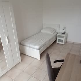 Private room for rent for €570 per month in Créteil, Impasse Eugène Delacroix