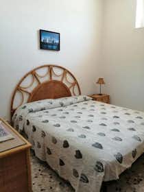 Apartament de închiriat pentru 1.000 EUR pe lună în Pulsano, Viale dei Mioperi