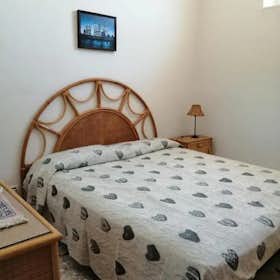 公寓 正在以 €1,000 的月租出租，其位于 Pulsano, Viale dei Mioperi