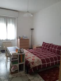 Приватна кімната за оренду для 500 EUR на місяць у Paderno Dugnano, Via Monte Sabotino