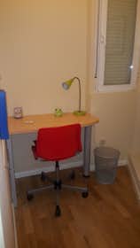 Private room for rent for €425 per month in Madrid, Calle de Isaac Peral