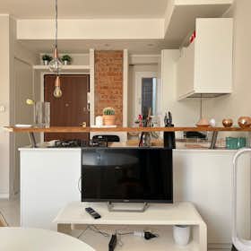 Apartment for rent for €1,400 per month in Milan, Via Giulio e Corrado Venini