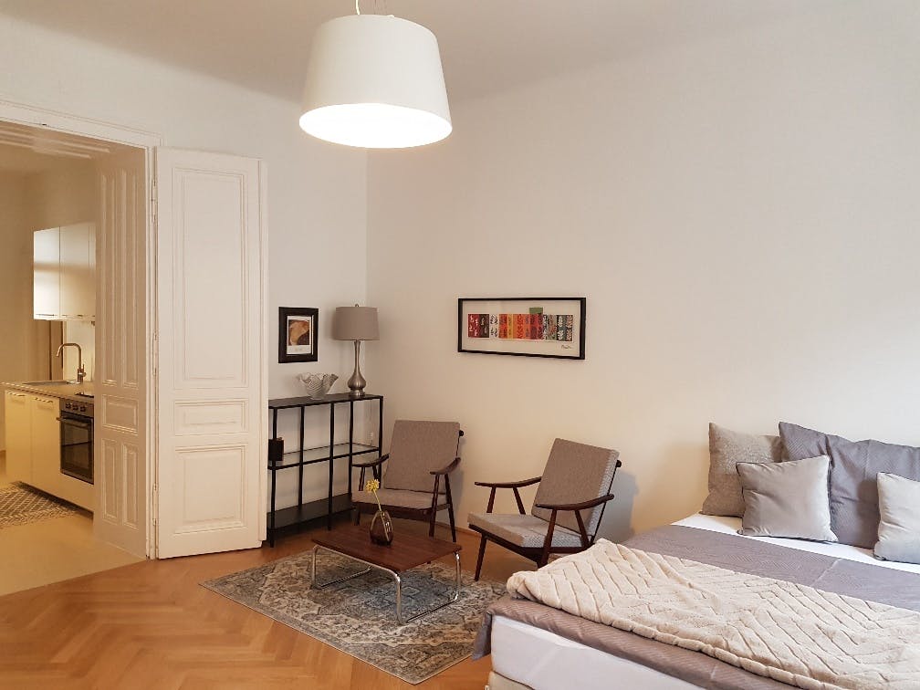 Rögergasse, Vienna preview