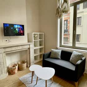 Apartment for rent for €1,150 per month in Saint-Gilles, Rue Saint-Bernard