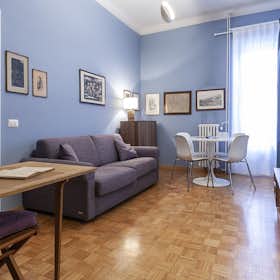 Apartment for rent for €1,700 per month in Milan, Via Ugo Bassi
