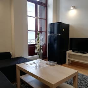 Apartment for rent for €990 per month in Athens, Epikourou
