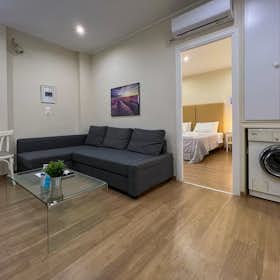 Apartment for rent for €1,100 per month in Athens, Epikourou