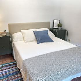 Apartment for rent for €1,300 per month in Madrid, Avenida de Oporto