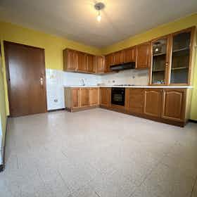 Casa para alugar por € 800 por mês em Novi di Modena, Via Barberi