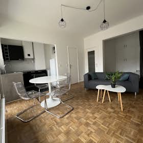 Studio for rent for €1,150 per month in Ixelles, Rue Gachard