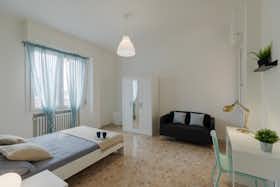 Privé kamer te huur voor € 750 per maand in Florence, Via Francesco Baracca