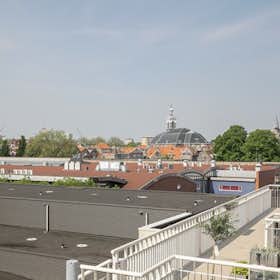 Apartment for rent for €2,000 per month in Schiedam, Herenpad