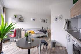 Studio for rent for €955 per month in Darmstadt, Schöfferstraße