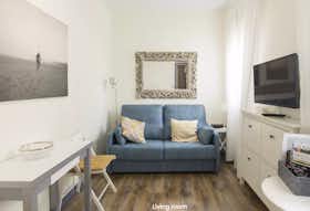 Wohnung zu mieten für 1.290 € pro Monat in Madrid, Calle del Amparo