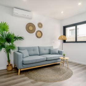Appartamento for rent for 1.669 € per month in Faro, Rua João de Deus