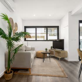 Wohnung for rent for 1.669 € per month in Faro, Rua João de Deus