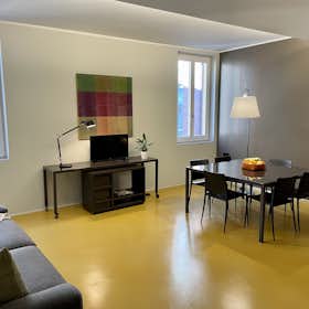 Apartment for rent for €1,800 per month in Bologna, Via Mascarella