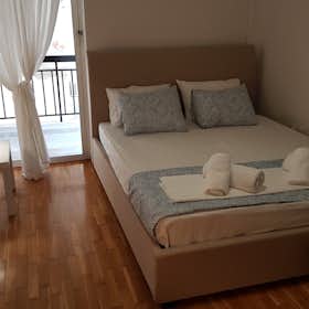 Private room for rent for €420 per month in Athens, Chomatianou