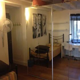 Shared room for rent for €290 per month in Florence, Via d'Ardiglione