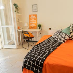Private room for rent for €480 per month in Cagliari, Via Tiziano