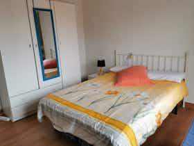 Приватна кімната за оренду для 230 EUR на місяць у Gijón, Calle Aguado