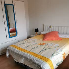 Приватна кімната за оренду для 230 EUR на місяць у Gijón, Calle Aguado