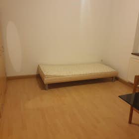 WG-Zimmer for rent for 530 € per month in Leinfelden-Echterdingen, Leinfelder Straße
