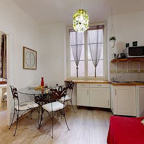 Mieszkanie do wynajęcia za 1350 € miesięcznie w mieście Lyon, Rue des Capucins