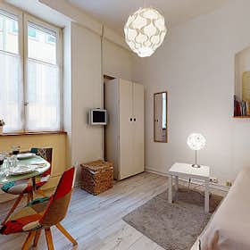 单间公寓 正在以 €900 的月租出租，其位于 Lyon, Rue des Capucins