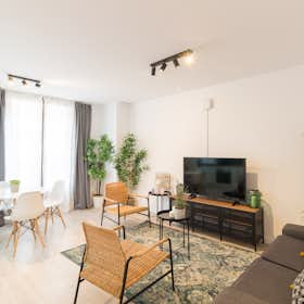 Apartment for rent for €1,470 per month in Barcelona, Carrer dels Salvador