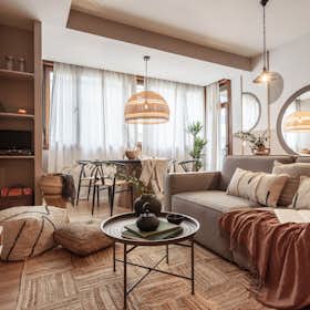 Apartment for rent for €2,998 per month in Madrid, Calle de Edgar Neville