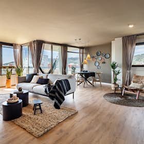 Apartment for rent for €4,197 per month in Barcelona, Carrer del Doctor Fleming