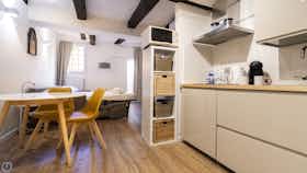 Appartement te huur voor € 1.550 per maand in Bologna, Via Arienti