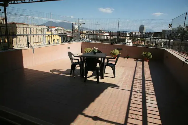 Piazzetta Olivella, Naples - à Naples