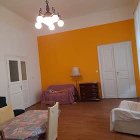 Apartment for rent for HUF 321,713 per month in Budapest, Podmaniczky utca