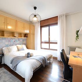 Private room for rent for €530 per month in Bilbao, Amadeo Deprit Kalea