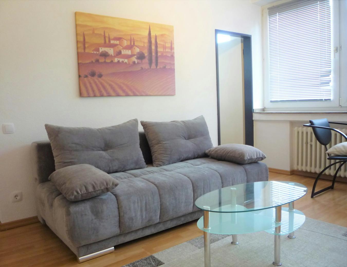 单间公寓 正在以 €1,000 的月租出租，其位于 Düsseldorf, Glockenstraße