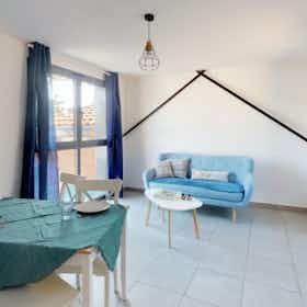 Apartament de închiriat pentru 1.200 EUR pe lună în Bordeaux, Rue de Metz