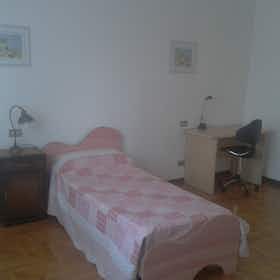 Cameră privată de închiriat pentru 370 EUR pe lună în Vicenza, Viale Astichello