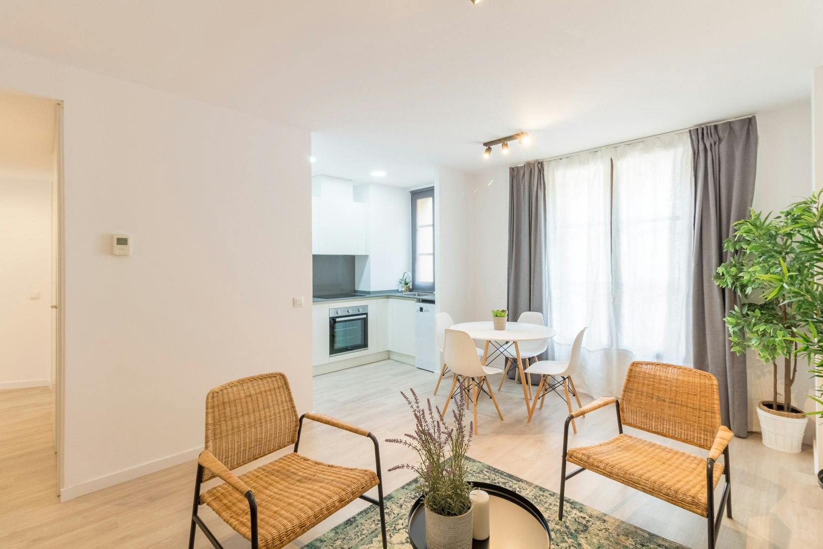Apartment for rent for €1,490 per month in Barcelona, Carrer dels Salvador
