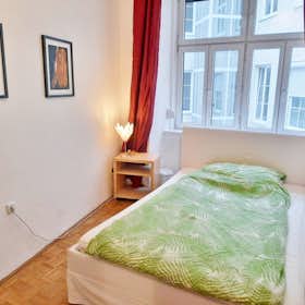 Apartment for rent for €1,350 per month in Vienna, Wallgasse
