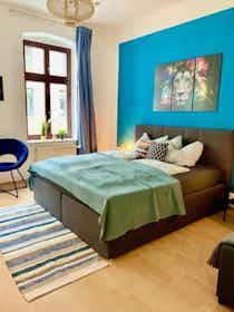 Apartment for rent for €1,500 per month in Magdeburg, Basedowstraße