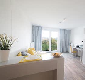 Studio for rent for €1,163 per month in Berlin, Köpenicker Straße