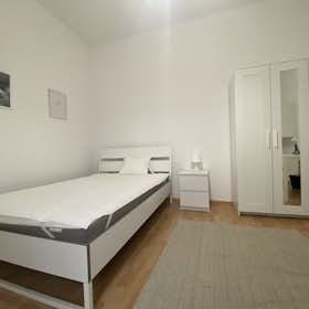 Private room for rent for €630 per month in Vienna, Wiedner Gürtel