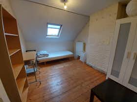 Private room for rent for €640 per month in Etterbeek, Rue de Linthout